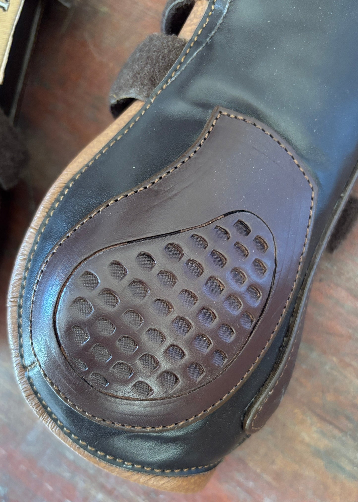 EIKI Protectores Delanteros - Piel Café